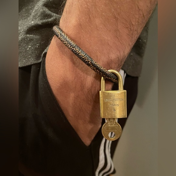 Rare LV 200 series padlock - Picture 3 of 3